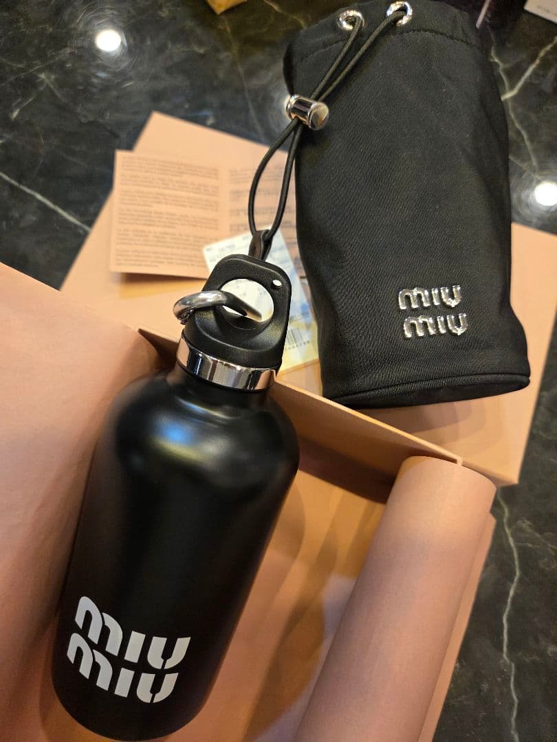 新品 miumiu ステンレスボトル 水筒＋ケース　ブラック