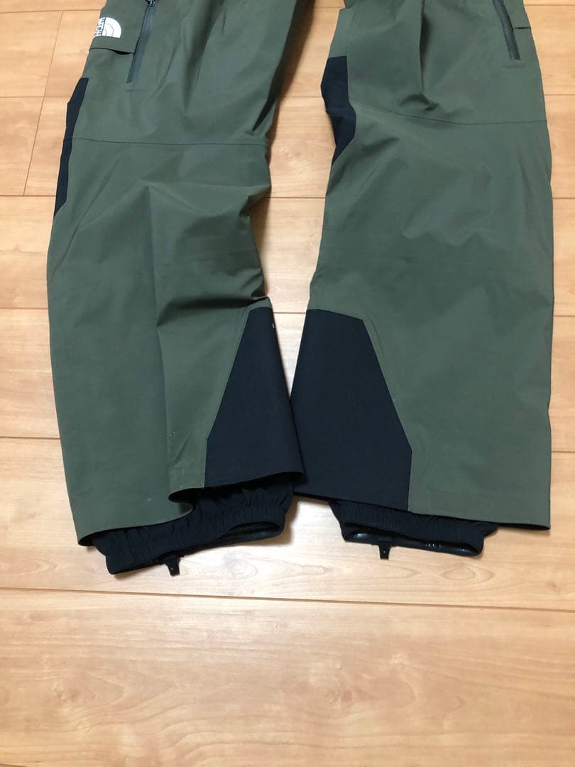 ノースフェイスGORE-TEX Powder Guide Light ビブパンツ