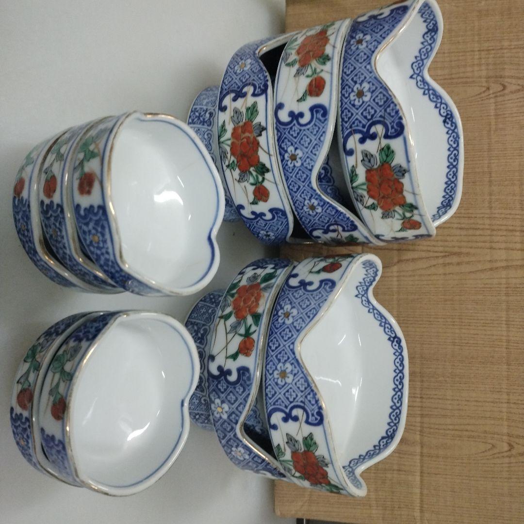花柄と青い模様の会席皿5組セット