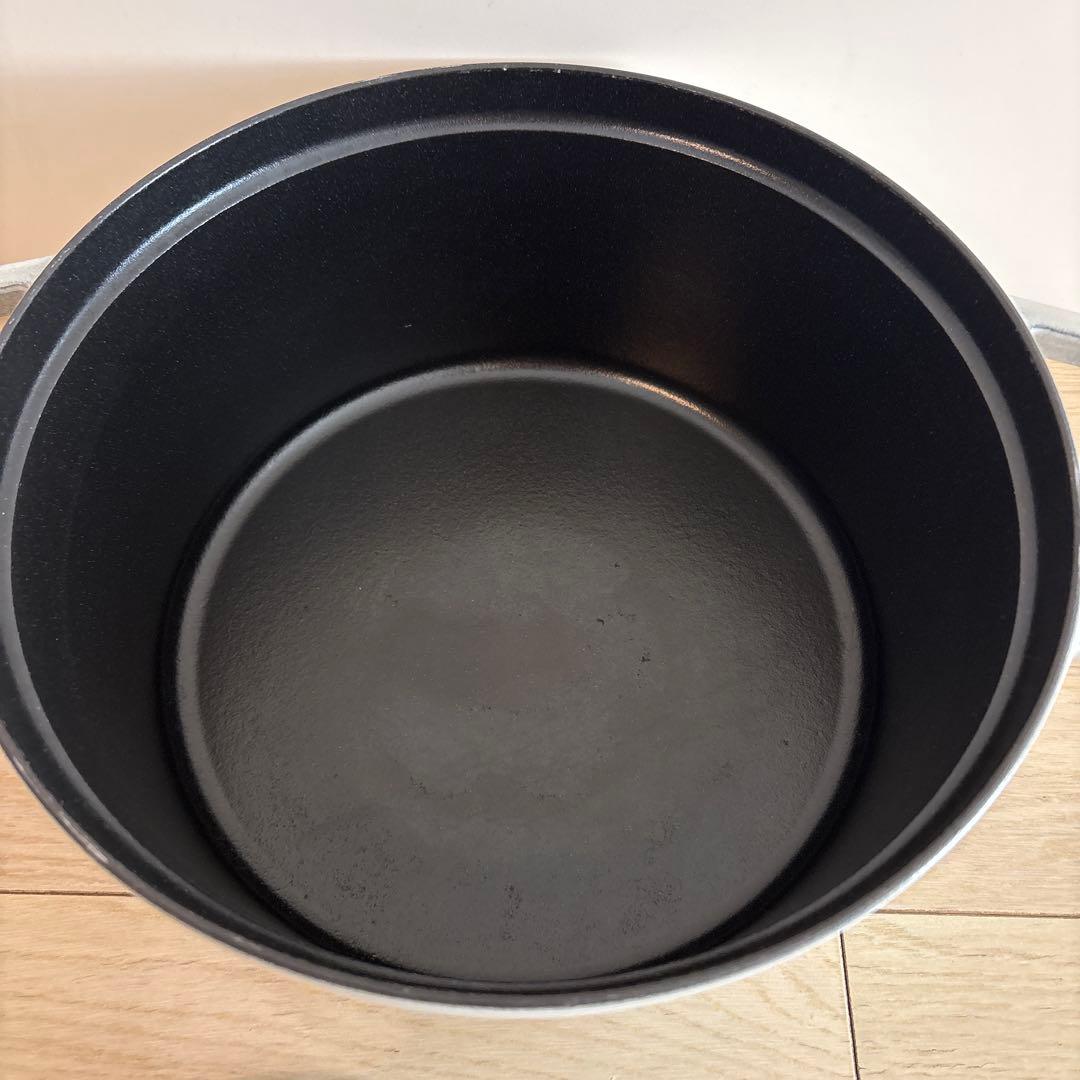 Staub ストウブ　28cmピコココット ラウンド USED