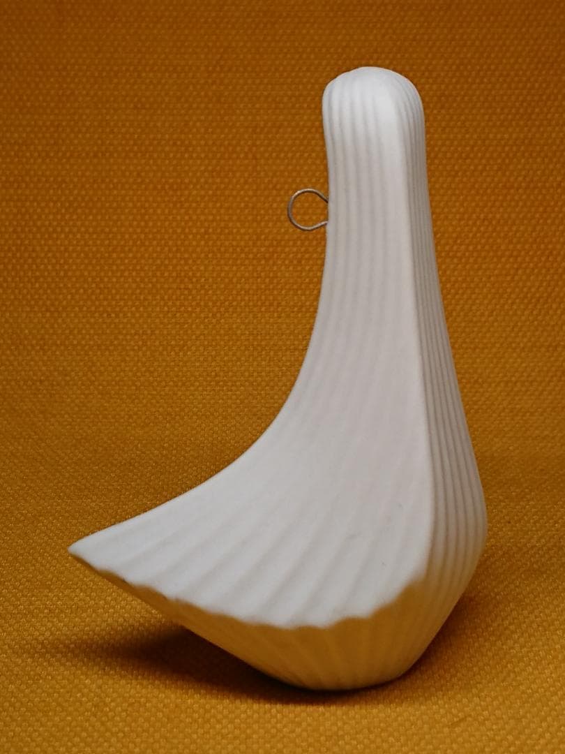 とり　陶器　白磁　オブジェ　置物　インテリア　工芸品　美術品　A1002