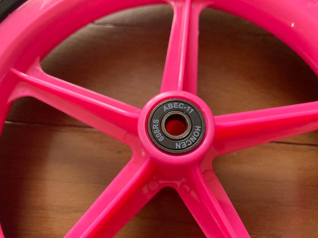 【最新最軽量ホイール】STRIDER ストライダータイヤゴム化　ピンク