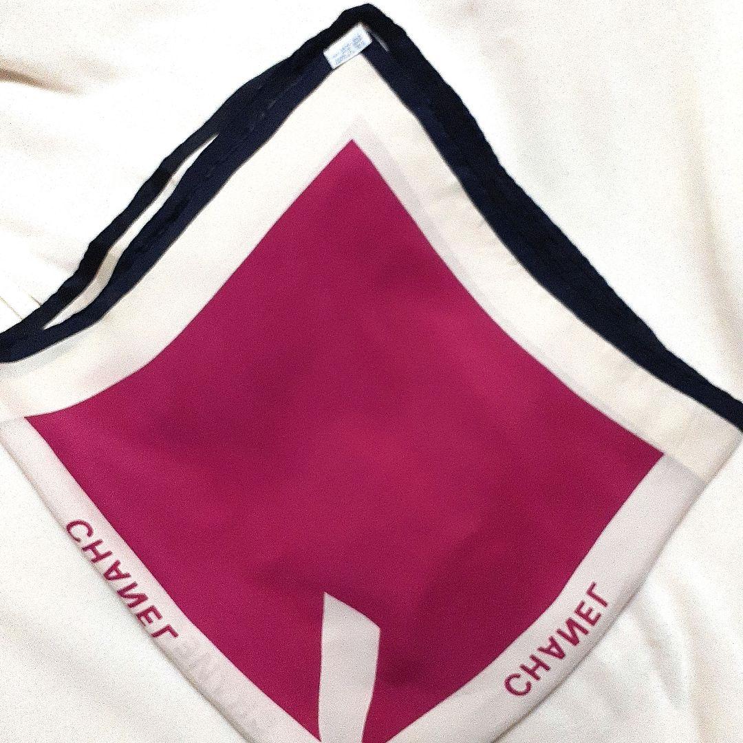 CHANEL　大判スカーフ