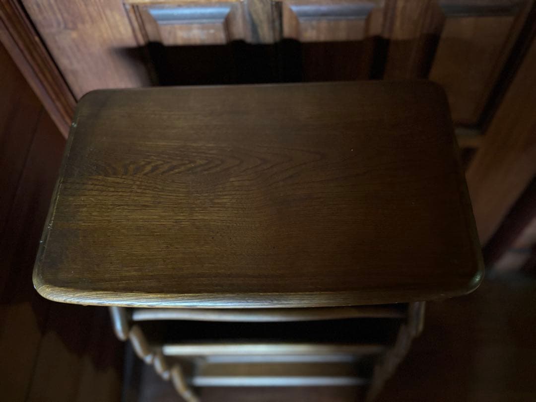 カリモク家具