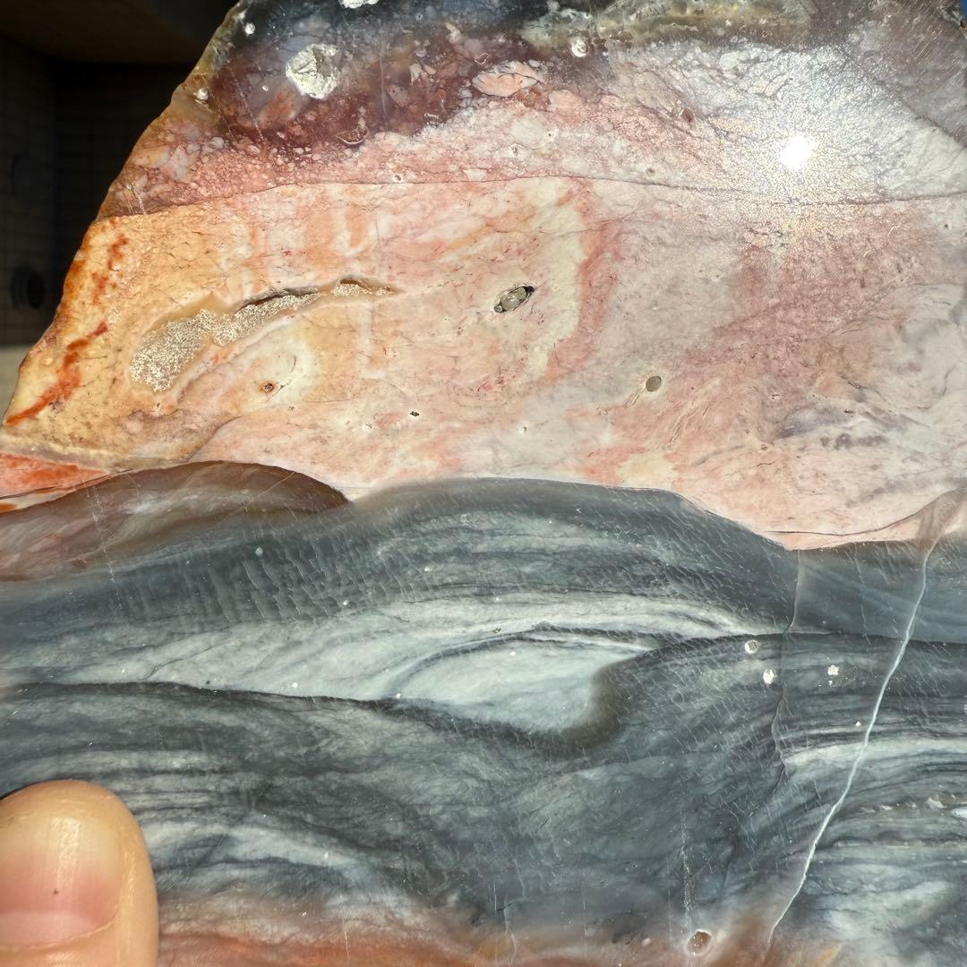 高品質　ペトリファイドウッド　520g プレート　底面磨き　台座付き　珪化木②