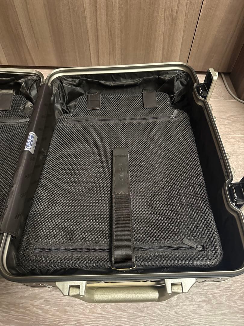 RIMOWA トパーズ チタニウム 32L シャンパンゴールド