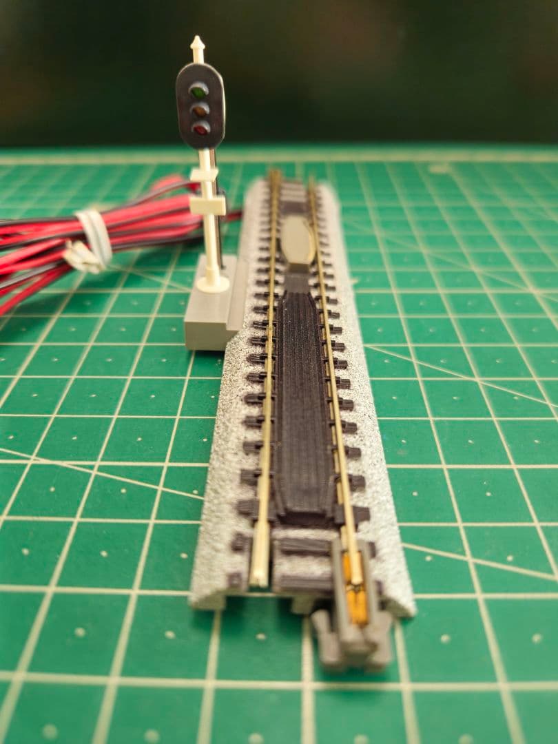 KATO 3灯式自動信号機(３個セット)、自動信号機用電源のセット