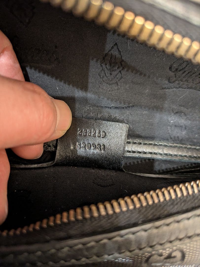 GUCCI ボディバッグ ブラック ナイロン