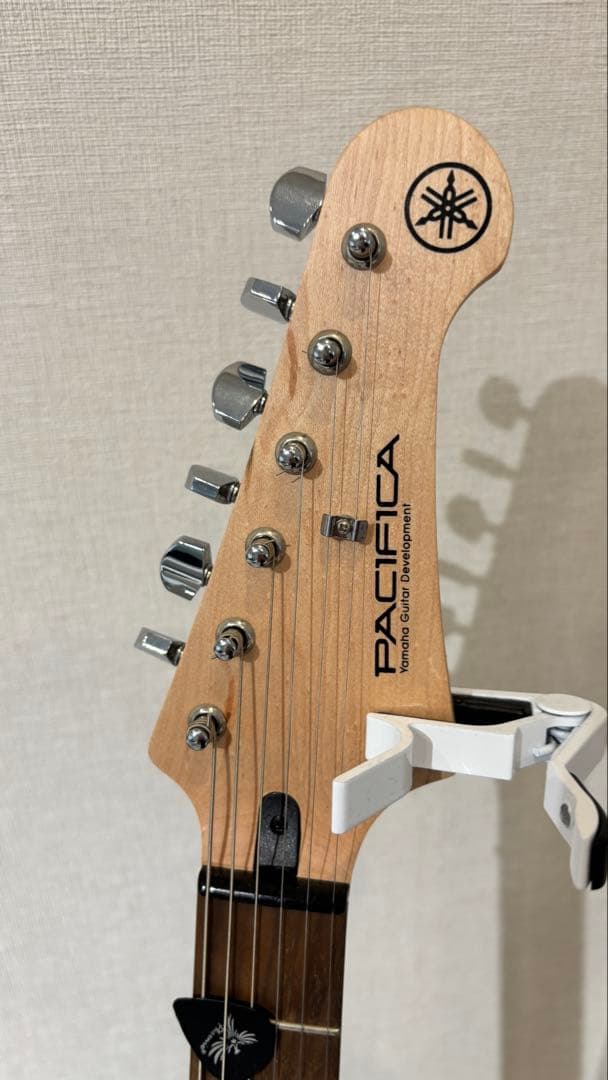 Yamaha PACIFICA 012 ホワイトエレキギター