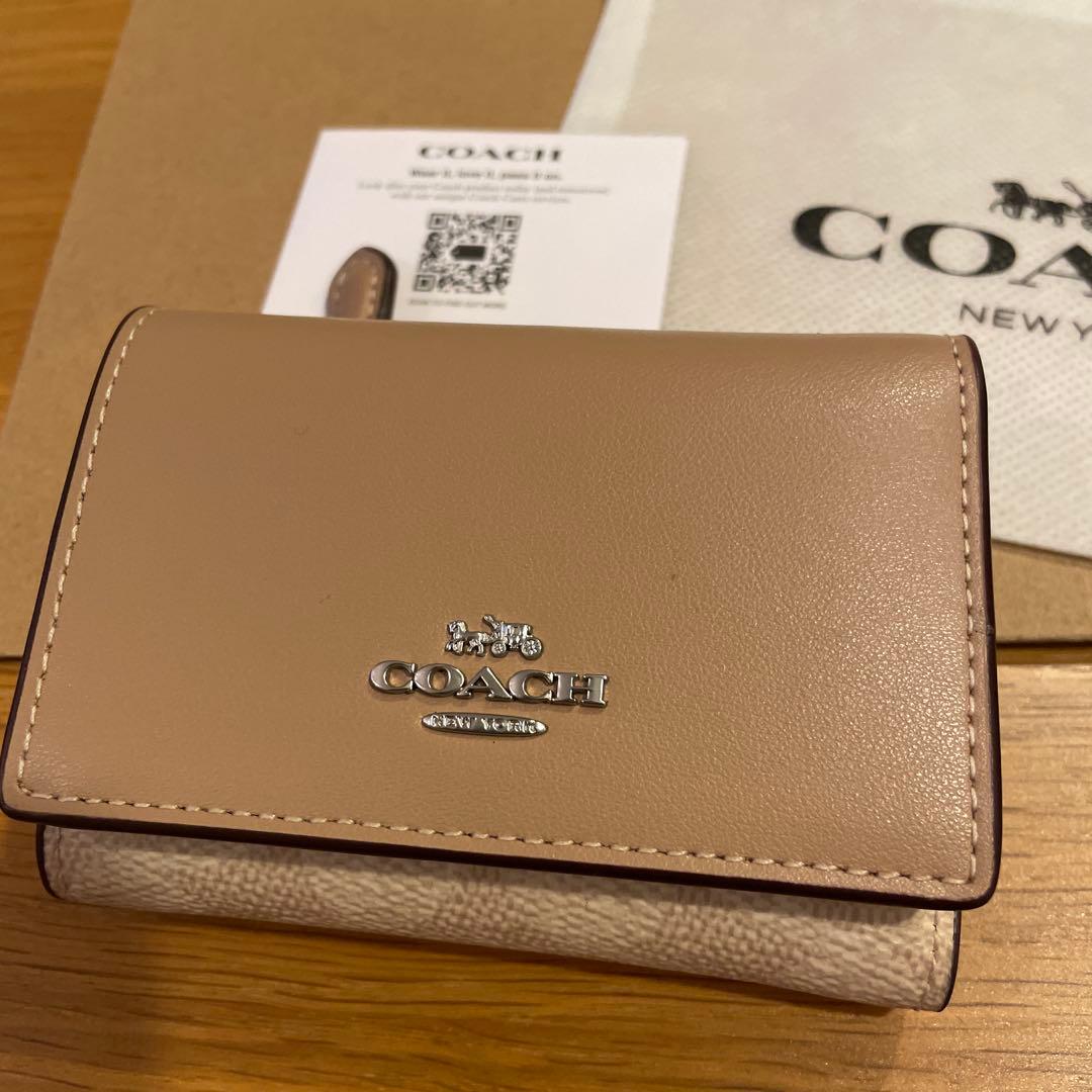 新品COACH☆コーチ 財布 折り財布　3つ折り財布 ベージュ