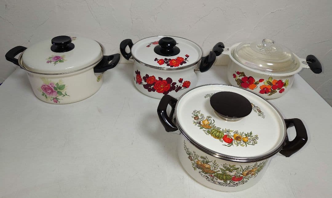 【4点セット】ホーロー鍋 薔薇、野菜、花柄 昭和レトロ 煮るシチュー カレー