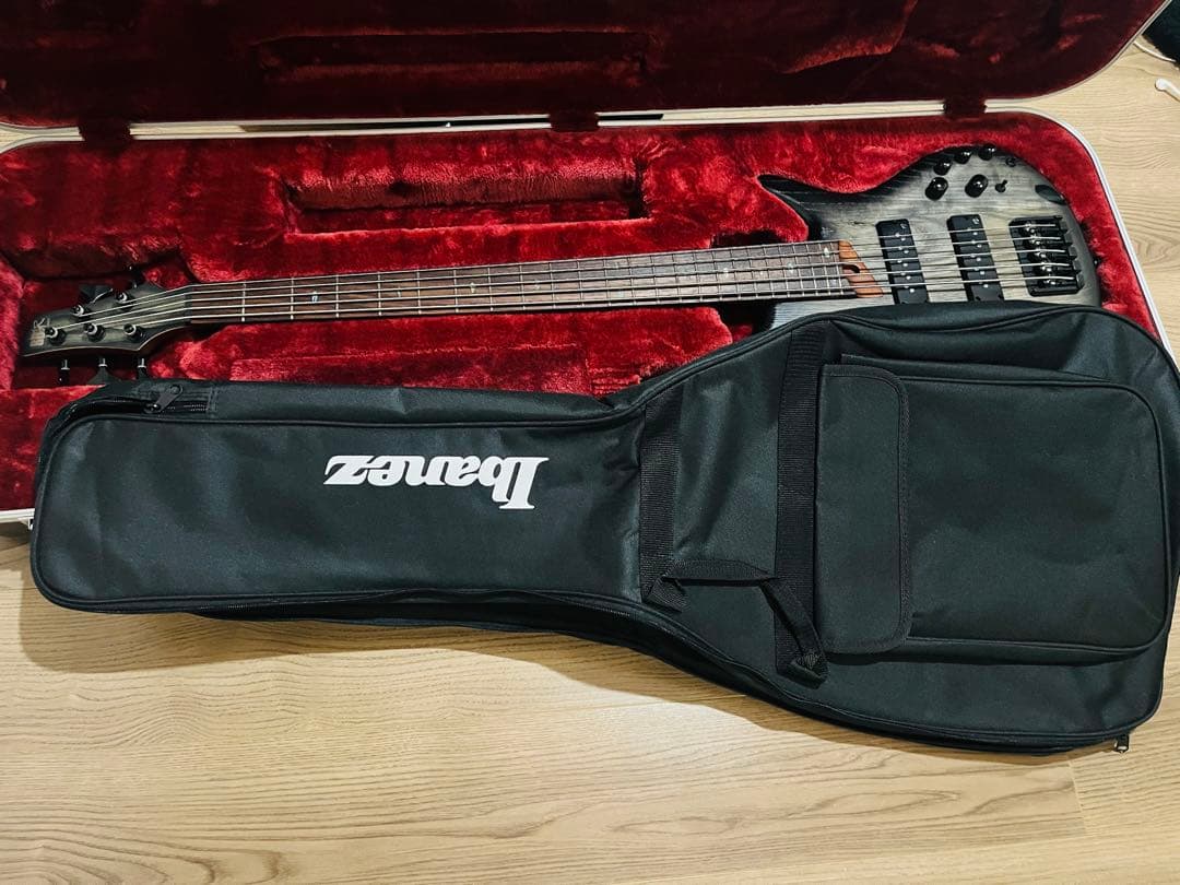Ibanez SR605E-BKT 5弦ベース 純正ハードケース付き
