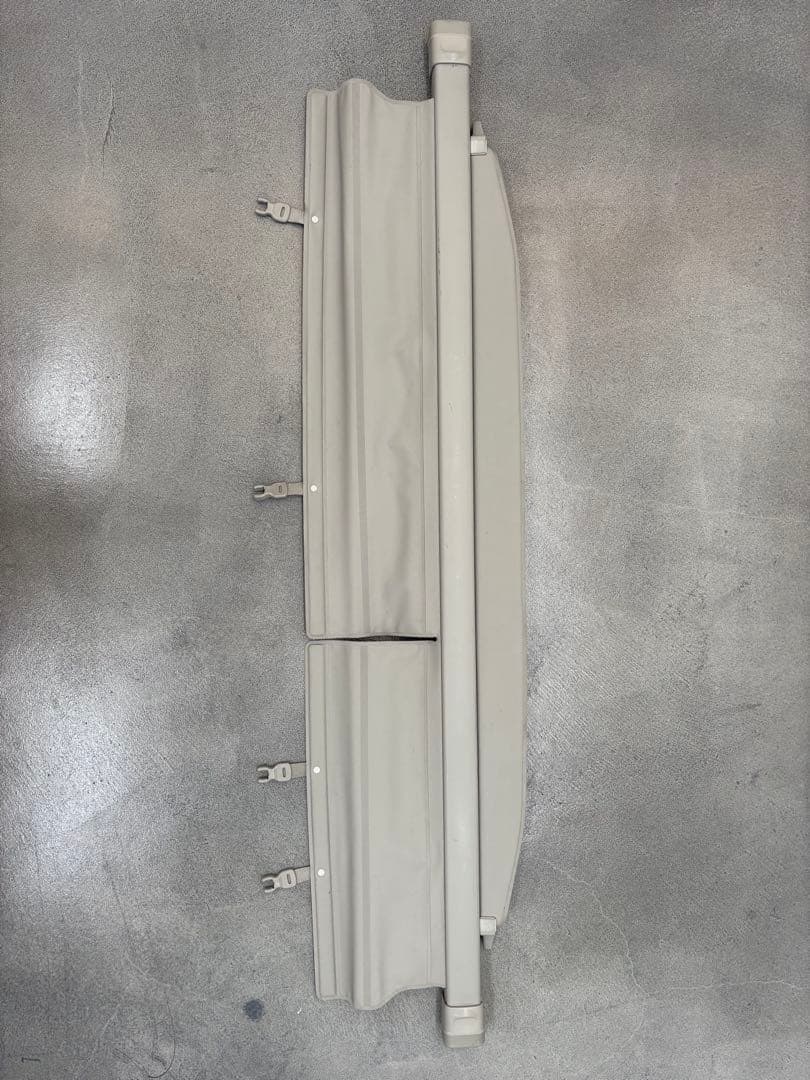 プリウスα 純正 トノカバー