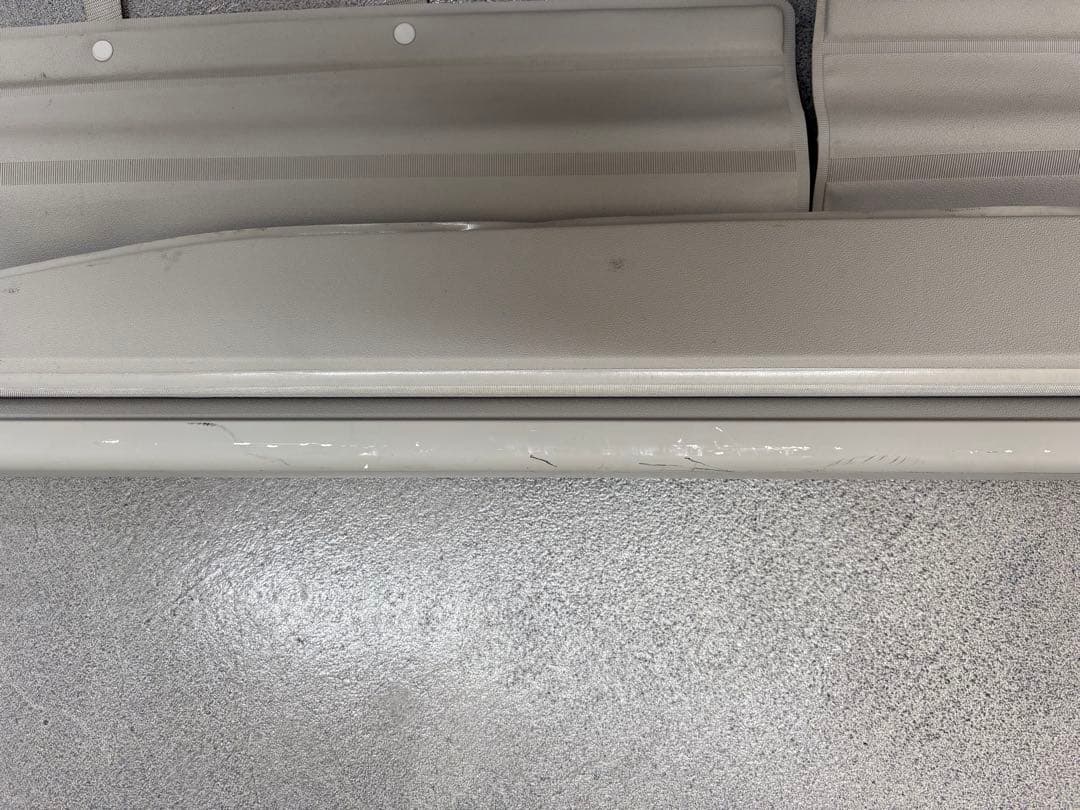 プリウスα 純正 トノカバー