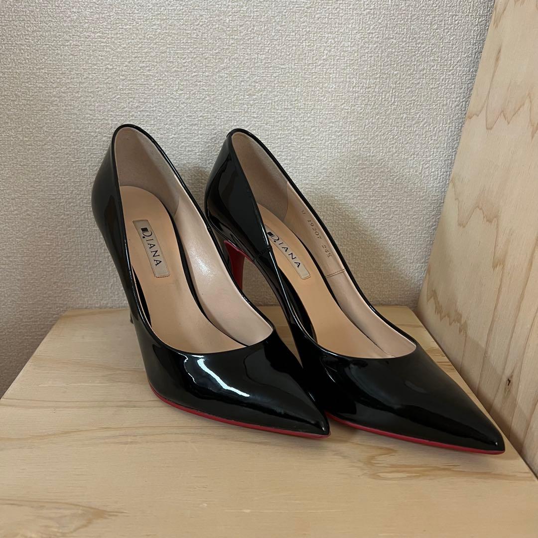 【美品】DIANA ブラック ポインテッドトゥハイヒール レッドソールエナメル