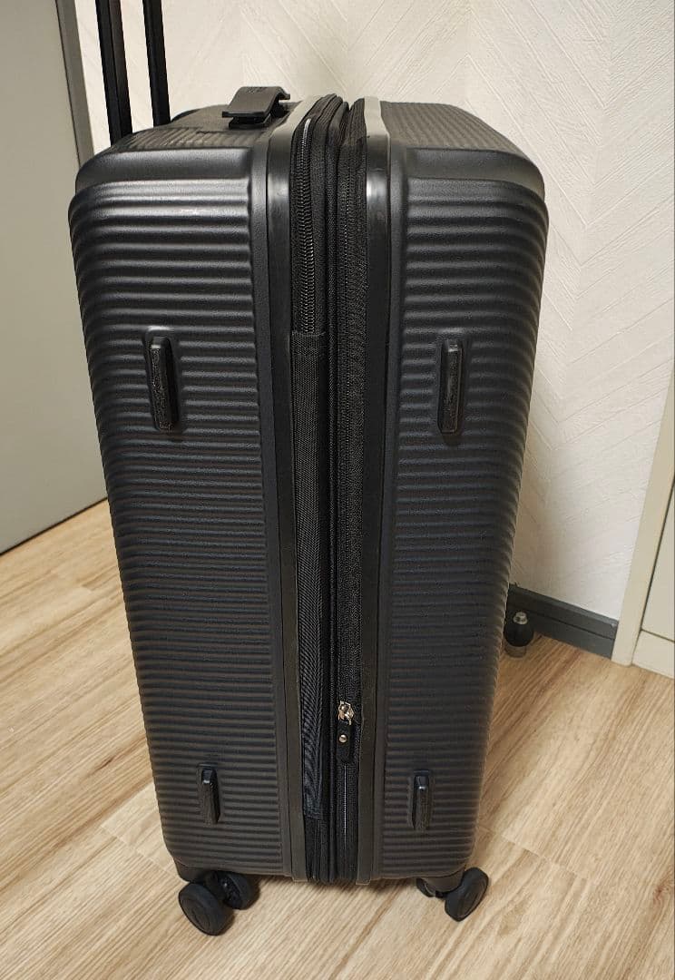 AMERICAN TOURISTER 中型キャリーケース ブラック【中古美品】