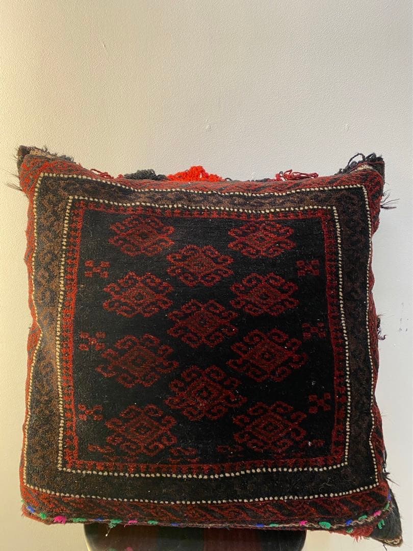 ②オールド絨毯 手織り クッション ヴィンテージ バルーチ族 トライバルラグ