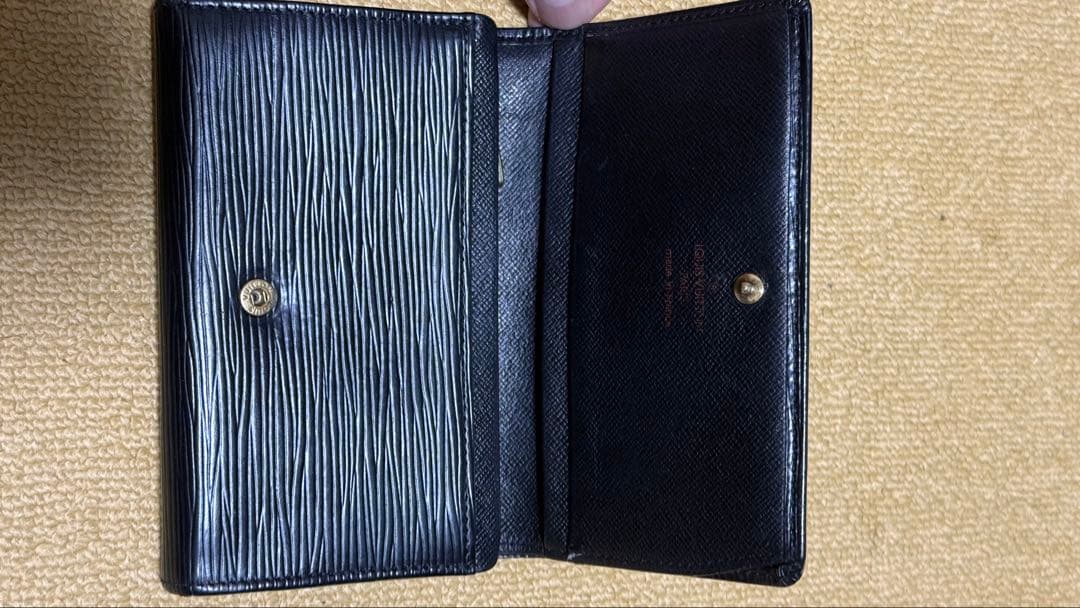 LOUIS VUITTON 折財布　エピ L字ファスナー