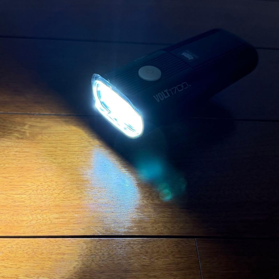 キャットアイ VOLT1700 充電式ライト1700ルーメン