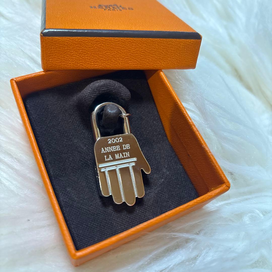 【新品】エルメス 2002 ANNÉE DE LA MAIN キーホルダー