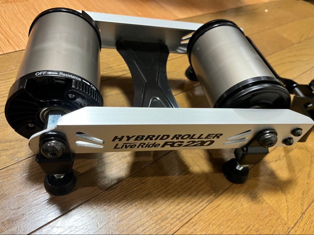 【美品】ミノウラ FG220 ハイブリッドローラー（スルーアクスル対応）