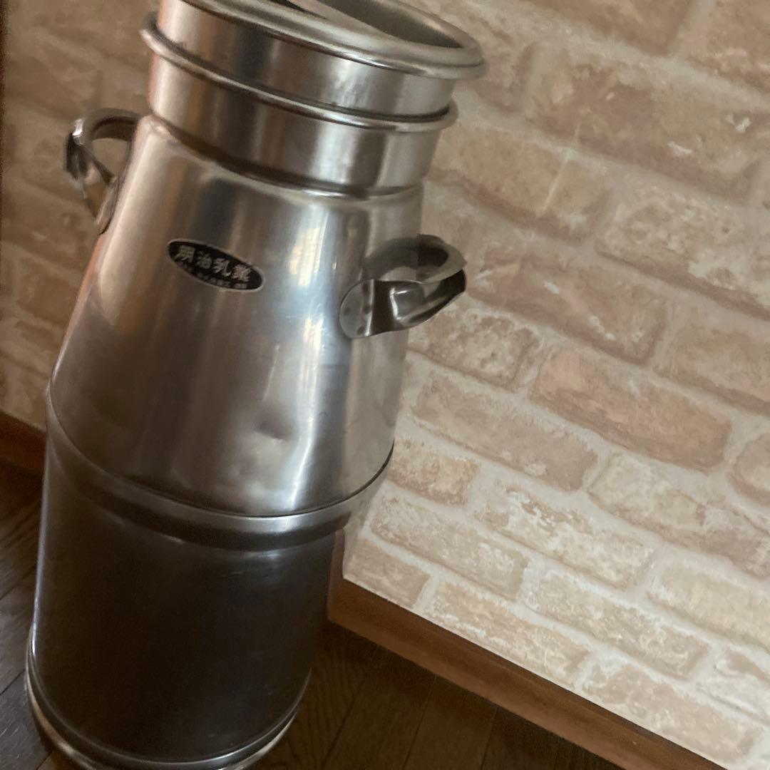 明治乳業　ミルク缶