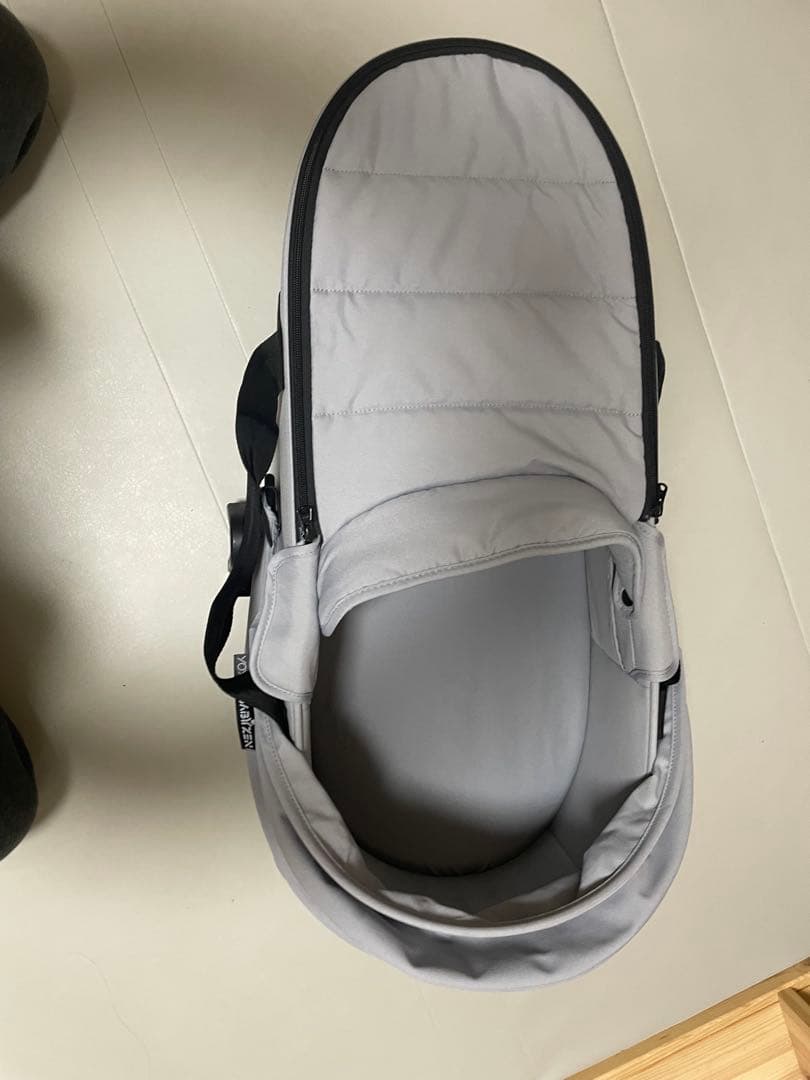 美品　BABYZEN YOYO専用 バシネット　人気　トープ
