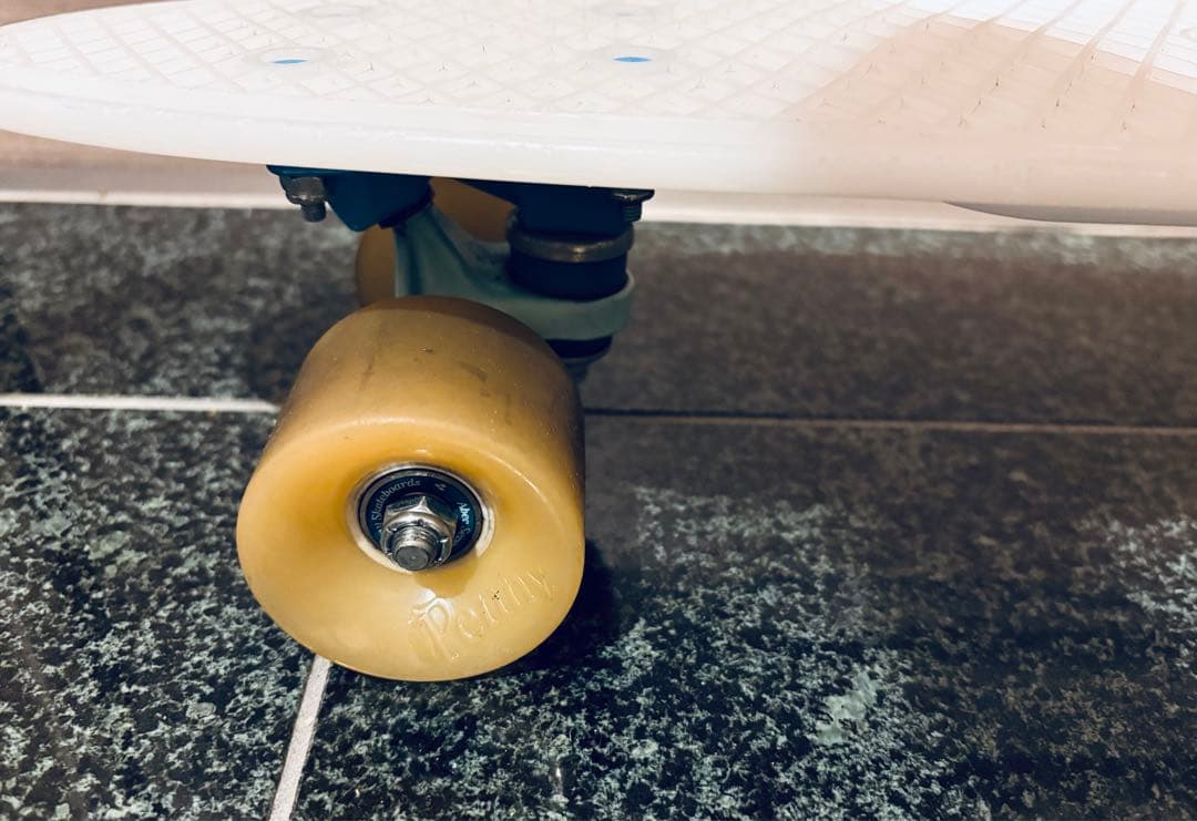 Pennyペニー スケートボード クルーザー 蓄光 22インチ ホワイト