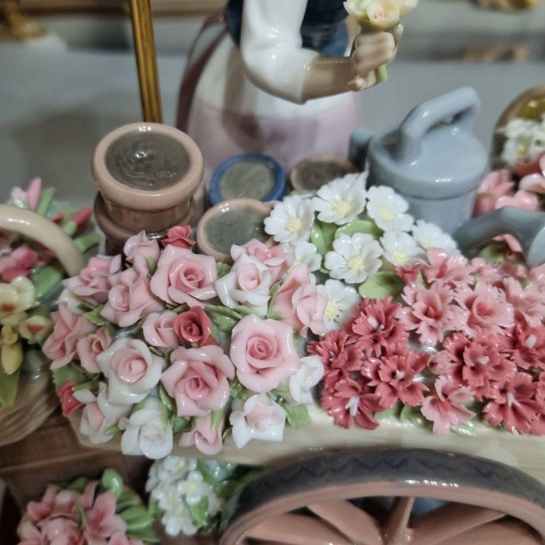 リヤドロ（Lladro リアドロ 陶器人形 置物） 花と少女 公園通りの花屋さん