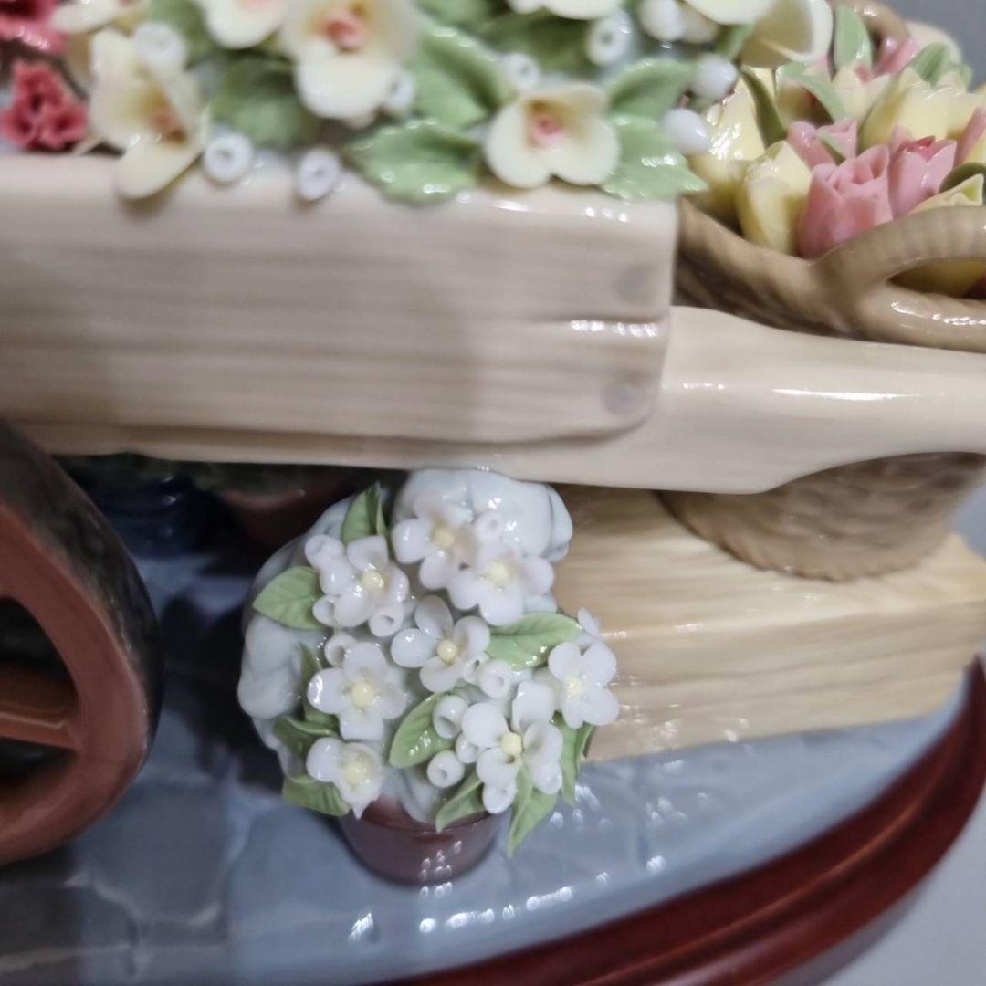 リヤドロ（Lladro リアドロ 陶器人形 置物） 花と少女 公園通りの花屋さん
