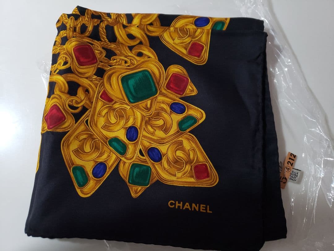 【極美品】CHANEL　大判　チェーン＆宝石＆CoCo柄　クリーニング済　絹