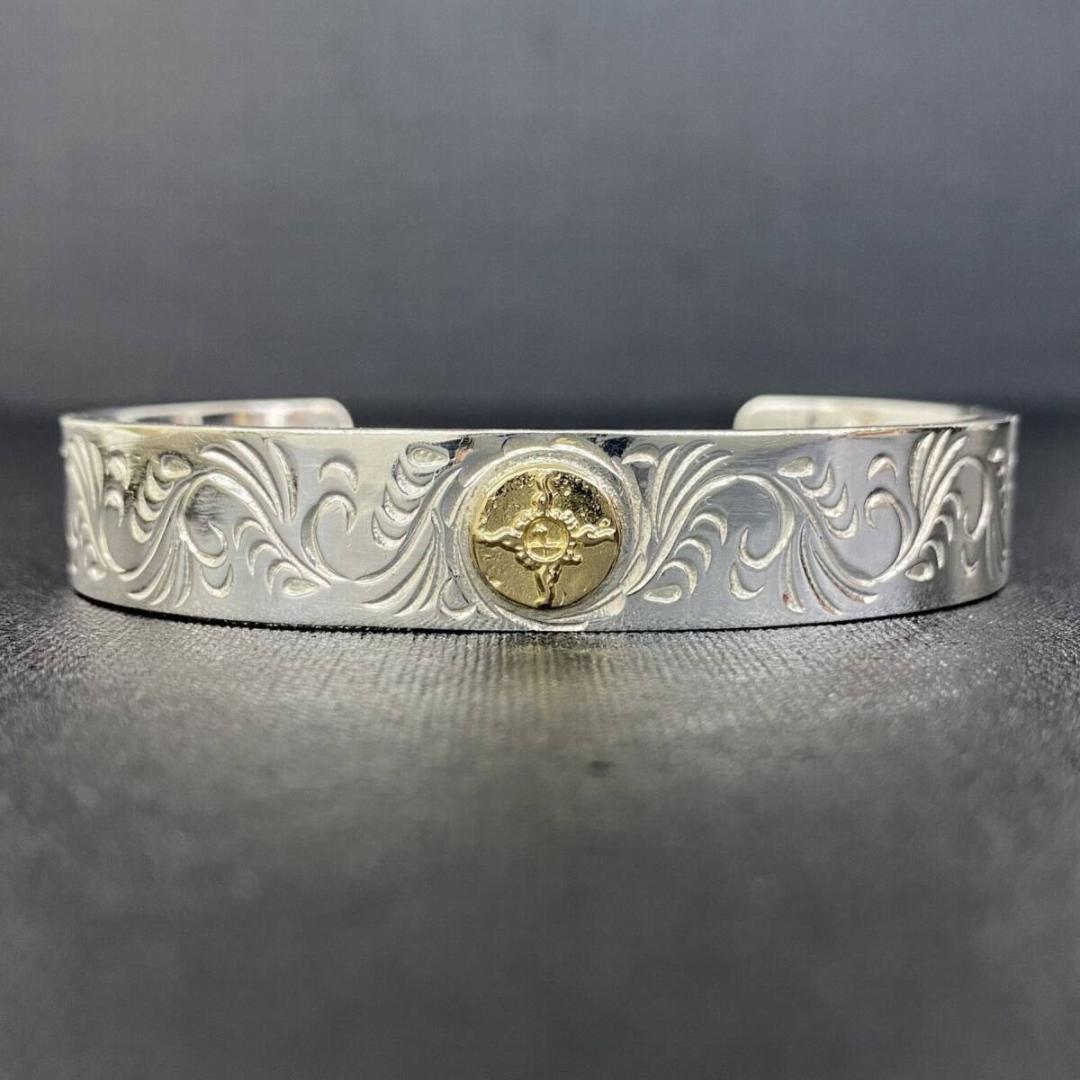 美品 FIRST ARROW'S K18 サン メタル シルバー 唐草 バングル