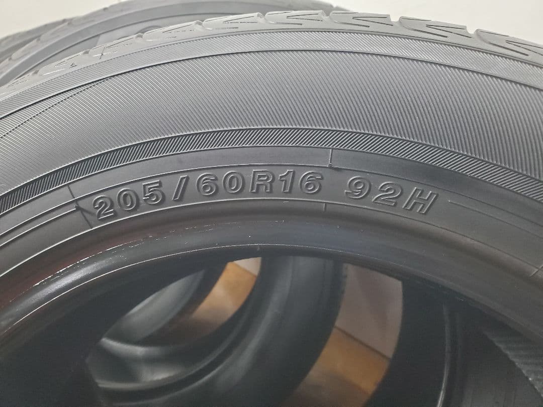 205/60R16 夏タイヤ ラジアル ヨコハマ ブルーアース