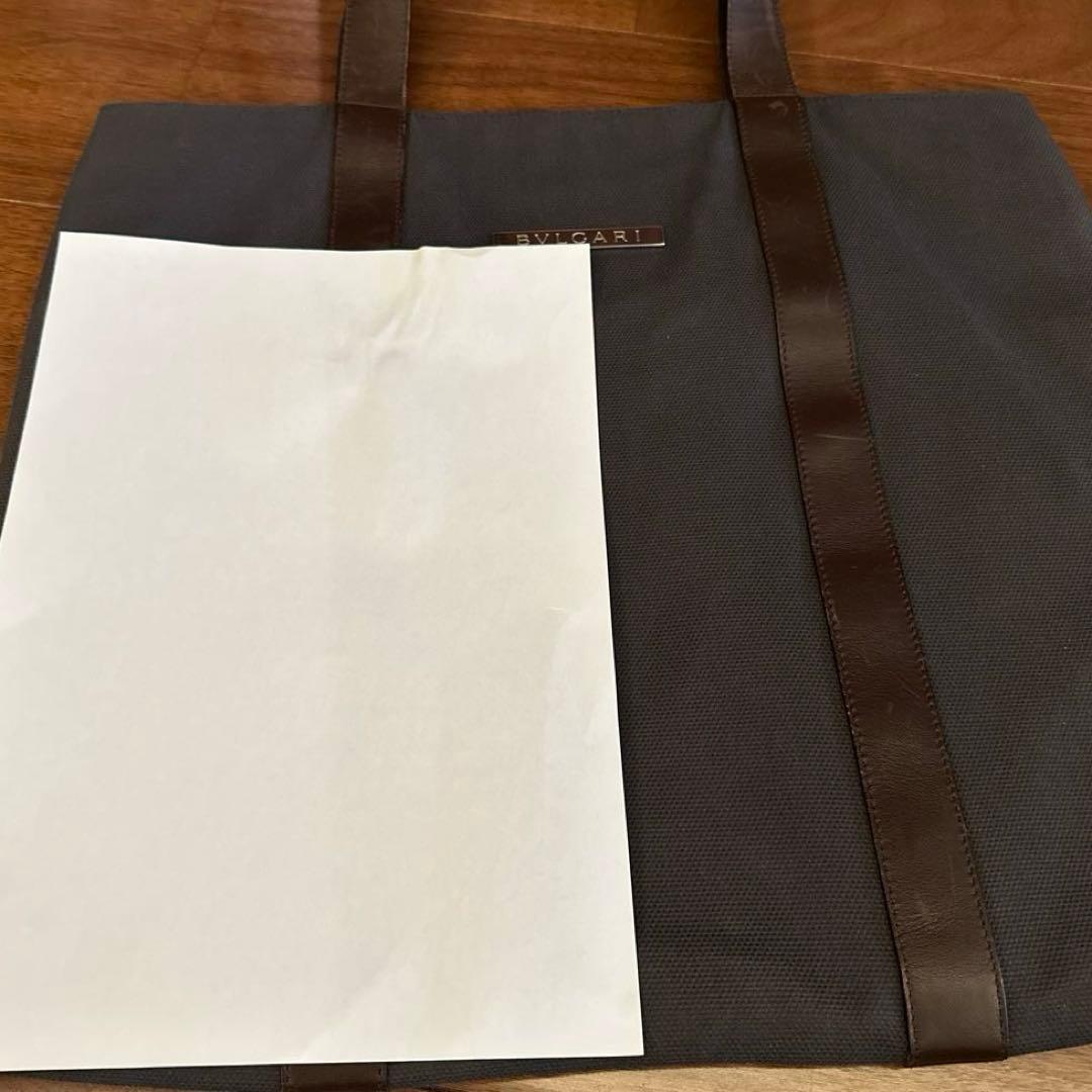 ブルガリ　シンプルな大きめトートバッグ　マチ無し　ビジネス
