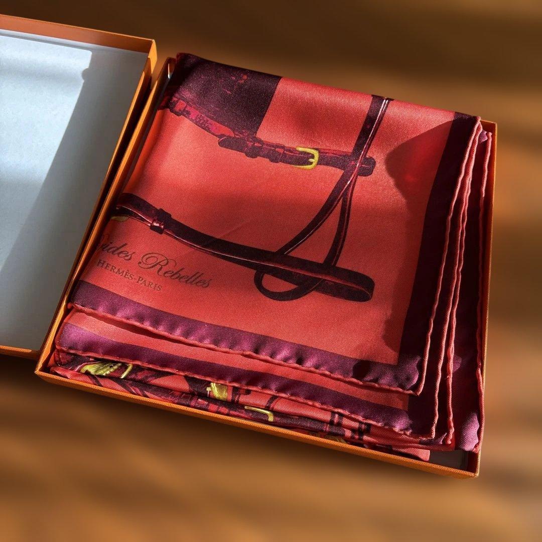 HERMÈS カレ　美品