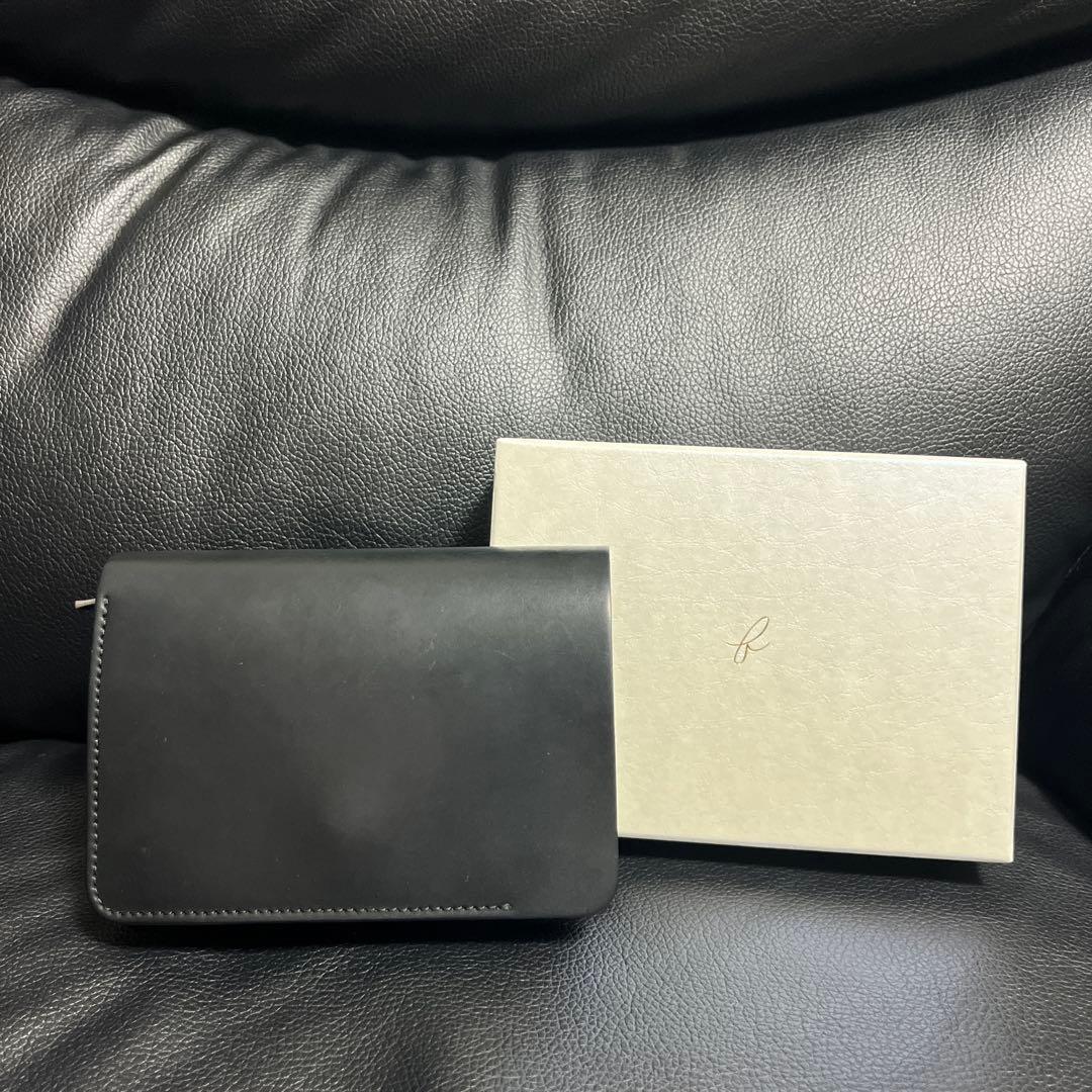 フォルメ　コードバン　レザー二つ折り財布（箱付き）