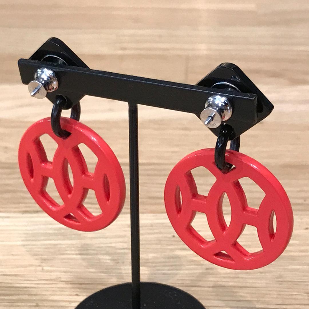 超美品 エルメス アヴァ ピアス バッファローホーン コーラルレッド 朱色