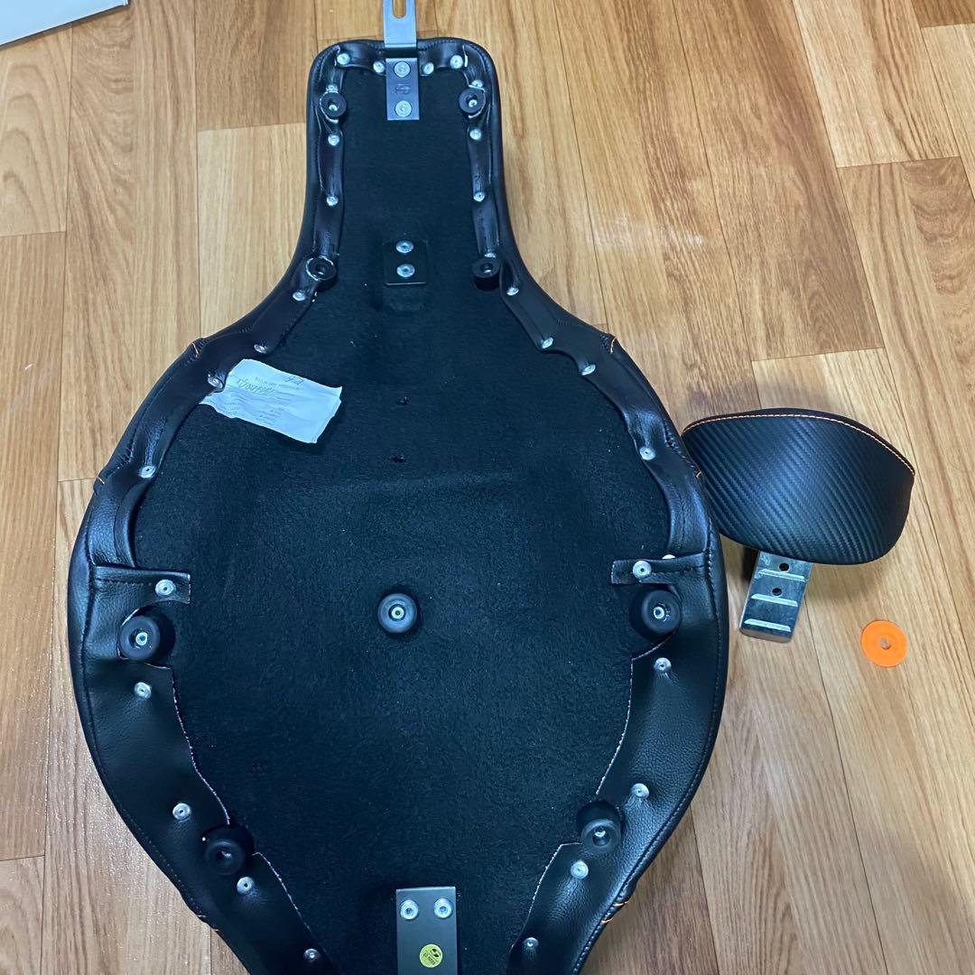Saddlemen Proシリーズ SDCパフォーマンスグリッパーシート