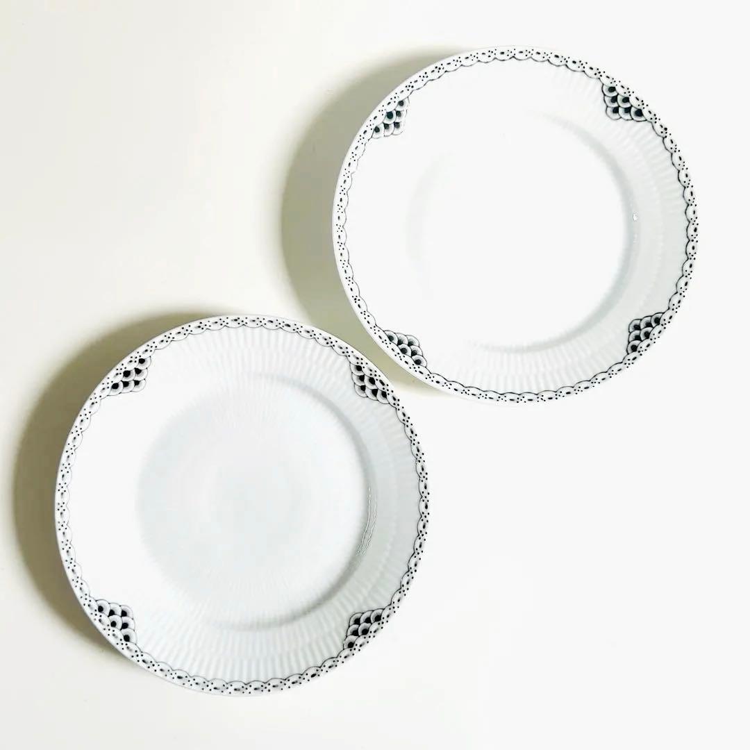 新品ロイヤルコペンハーゲン ブラックレース 19cmプレート フルーテッド 黒