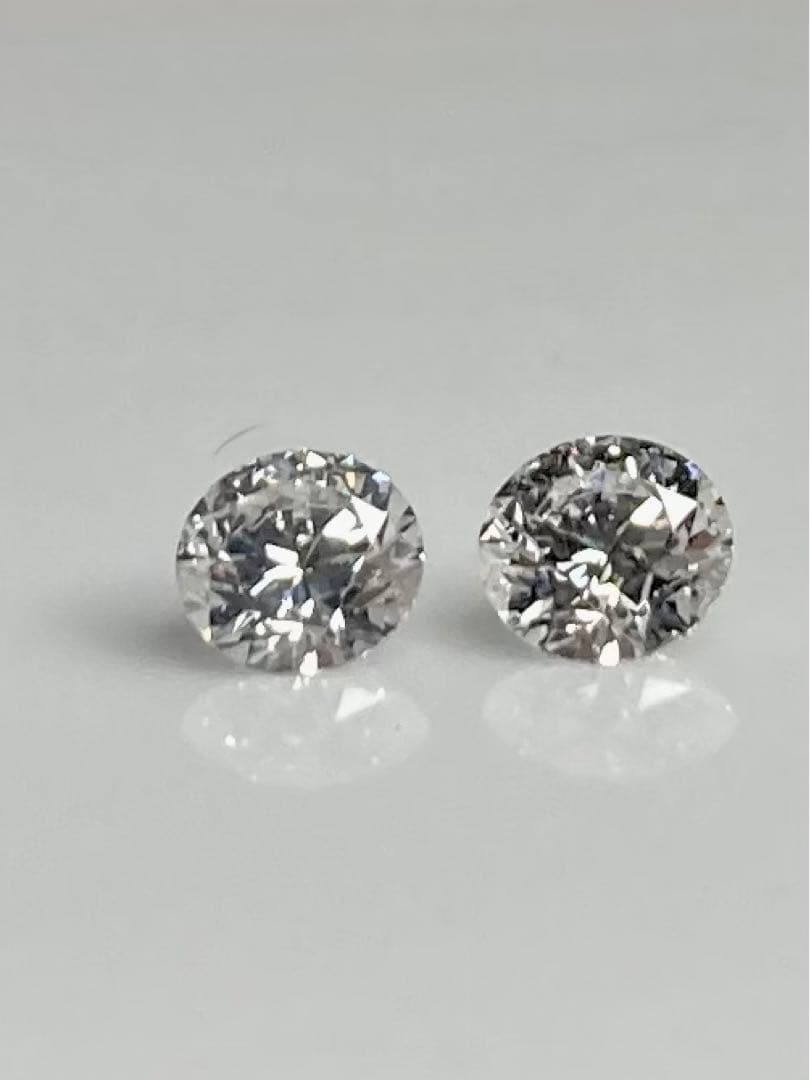 プルーン様PT 天然ダイヤモンドピアス 計1.0ct 中央宝石研究所ソーティング