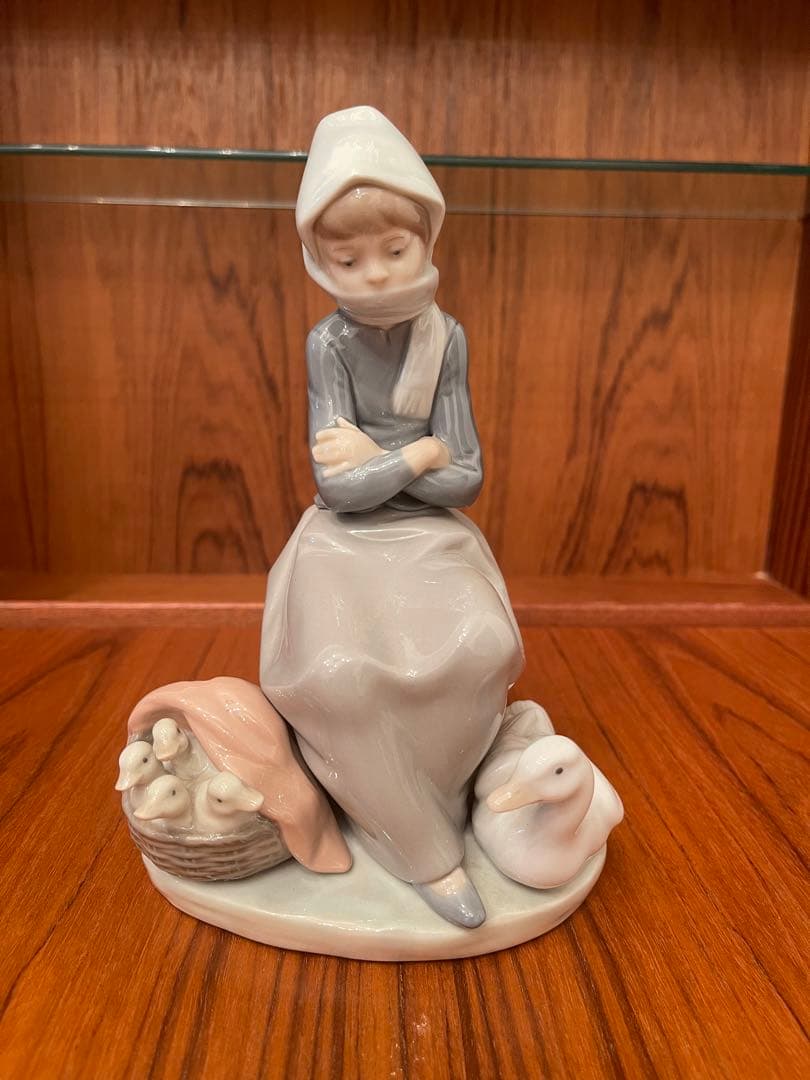 LLADRO リヤドロ　アヒルと少女