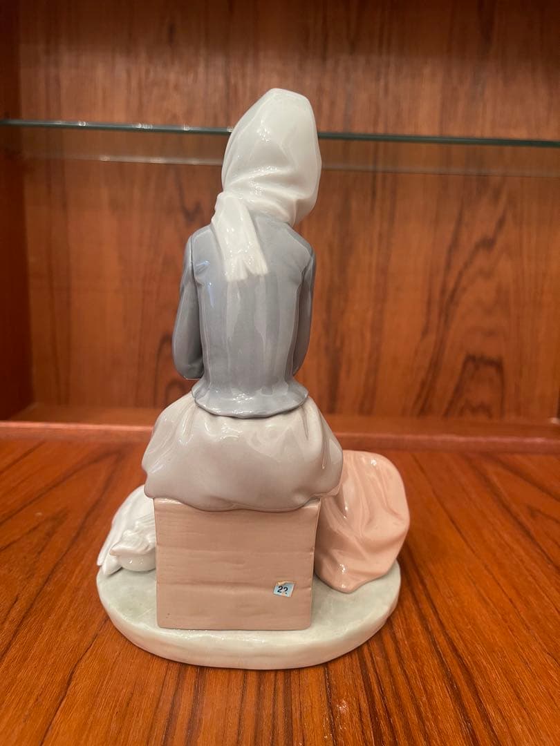 LLADRO リヤドロ　アヒルと少女