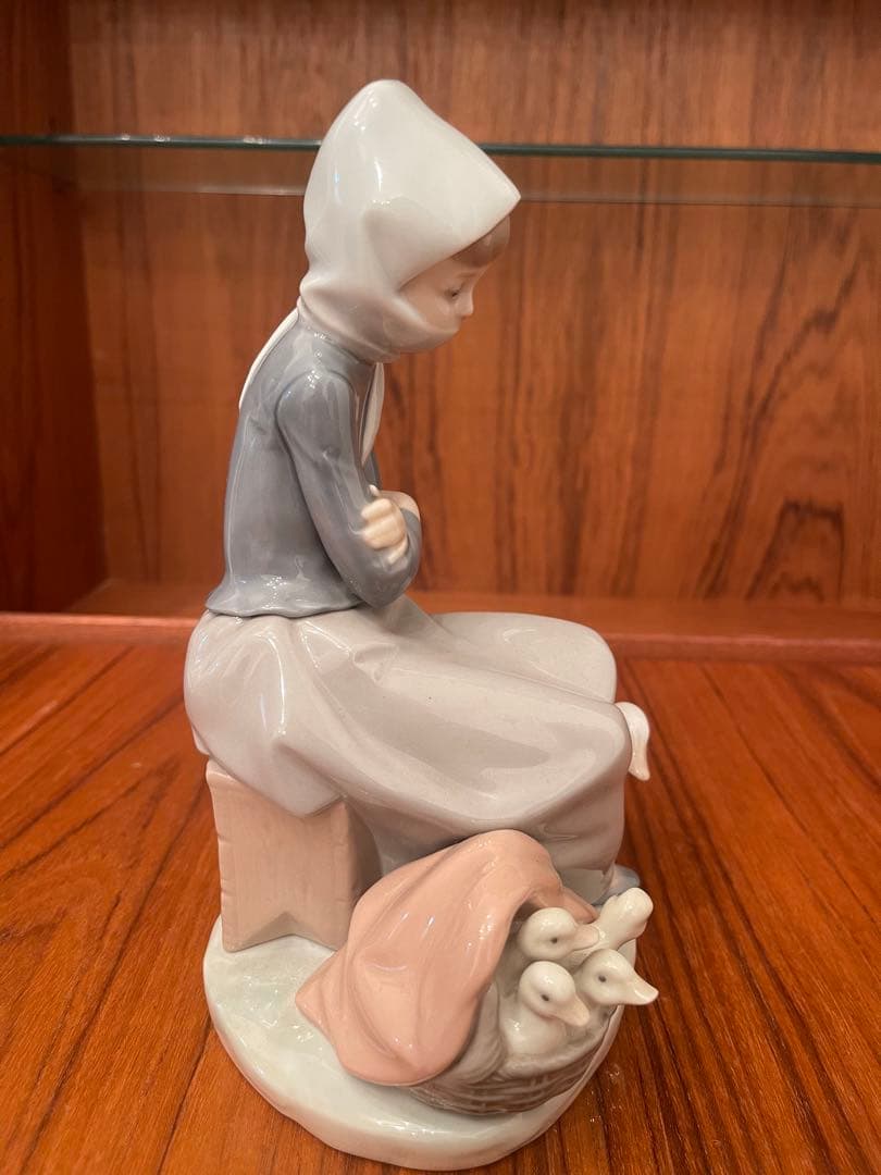 LLADRO リヤドロ　アヒルと少女