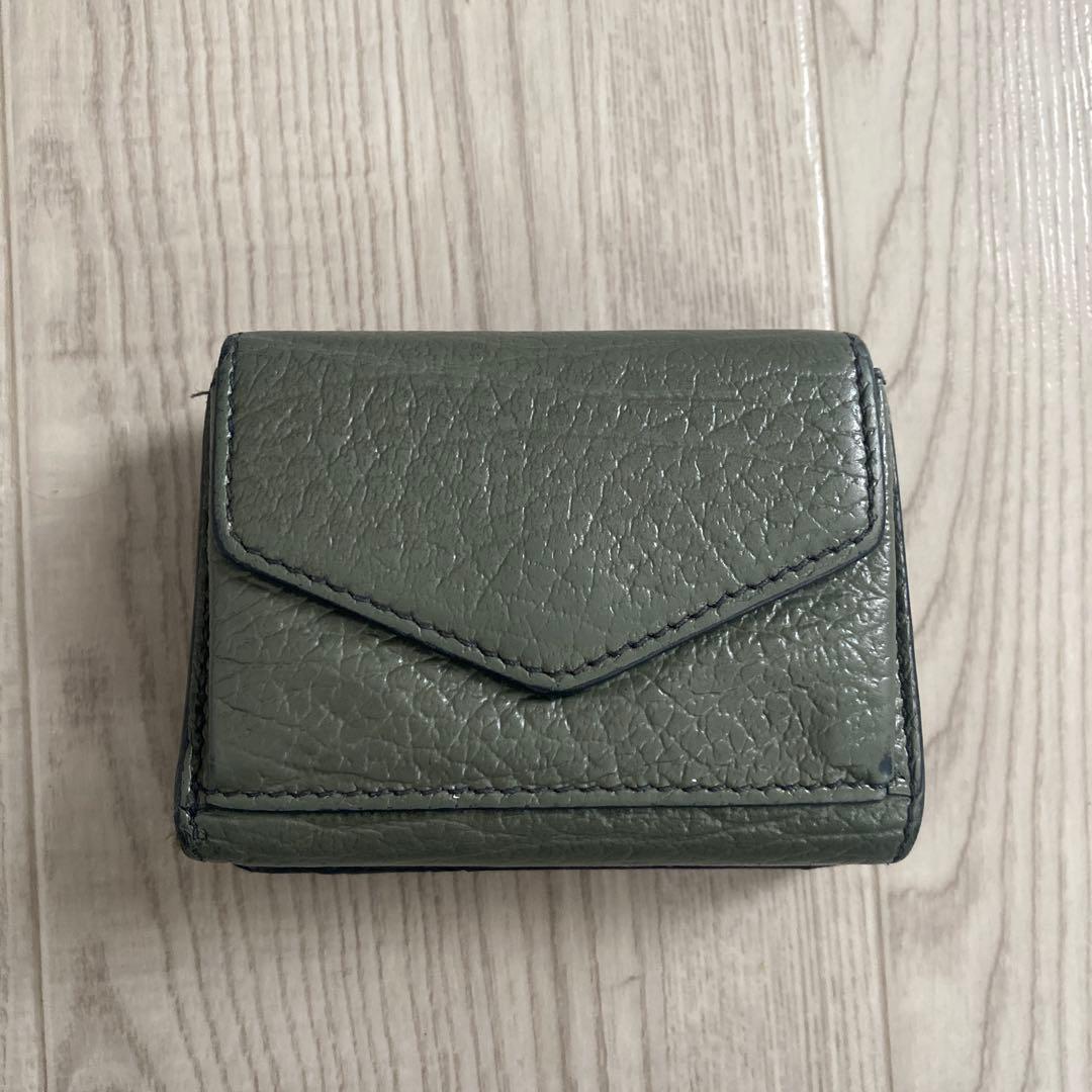 メゾンマルジェラ三つ折り財布