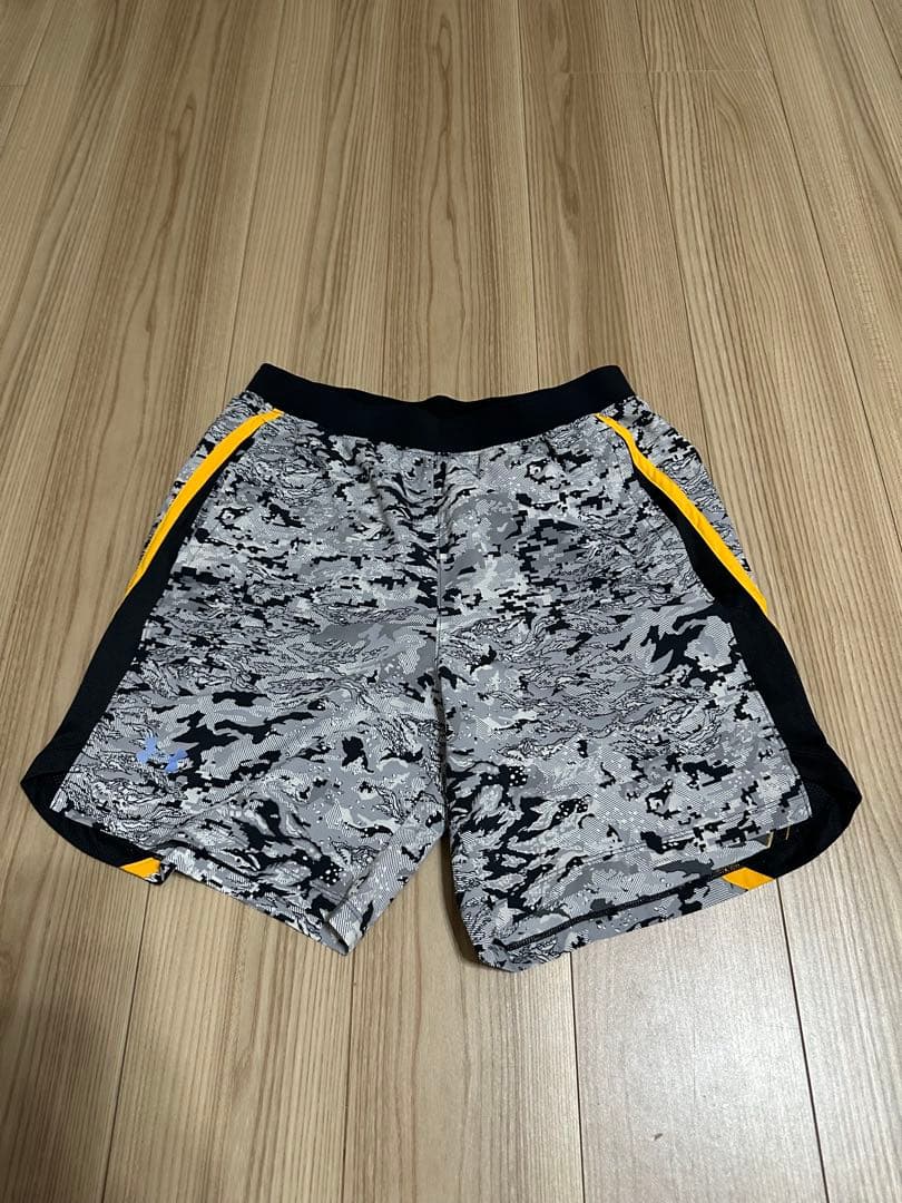 プロジェクトロックTシャツ5枚(L)アンダーアーマーランニングパンツ(XL)