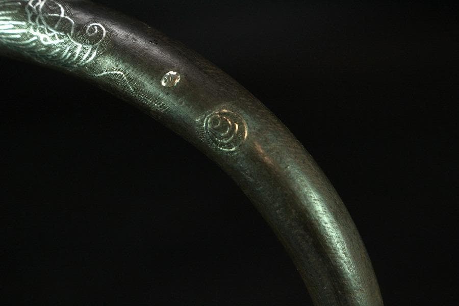 霰肌 寶尽 銀象嵌 持ち手 白玉摘 鉄瓶 祥雲堂 造 共箱(K-A228)