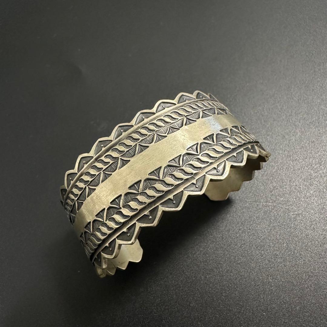 Navajo Gary Reeves スタンプワーク バングル