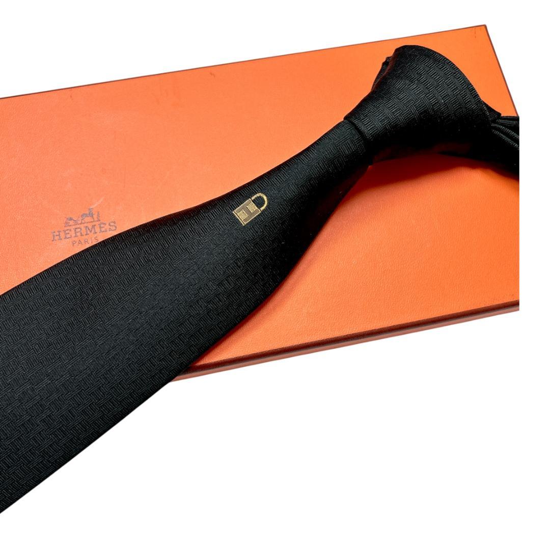 【未使用級】HERMES ネクタイ シルク　 光沢　 黒 フランス製