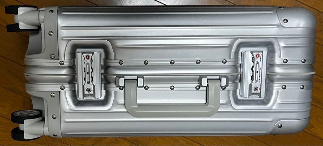 メルセデスベンツ正規ディーラー成約記念品アルミスーツケース