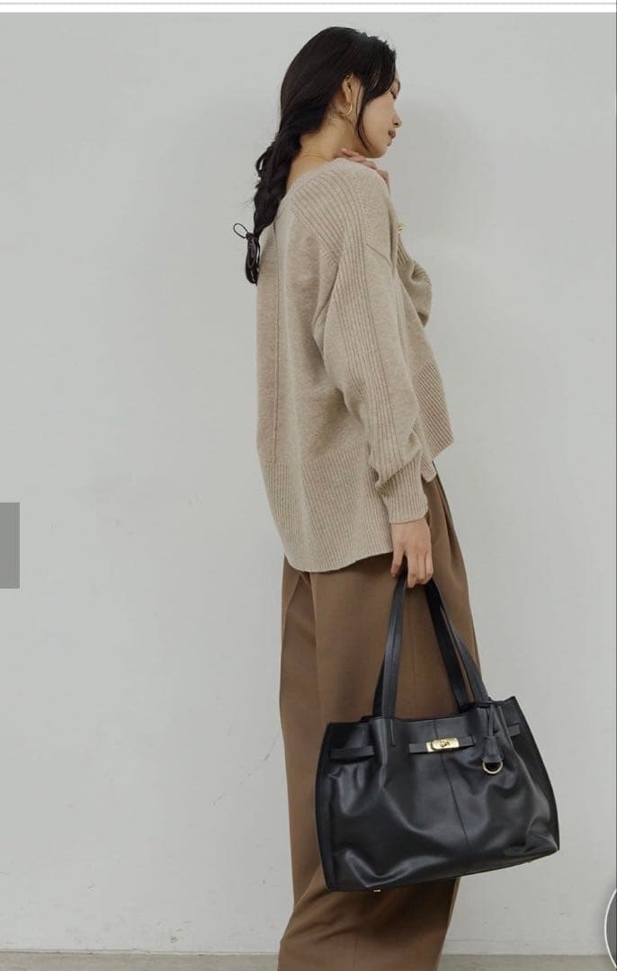 新品未使用 フード付きベージュ長袖ニット MANAKAコラボ